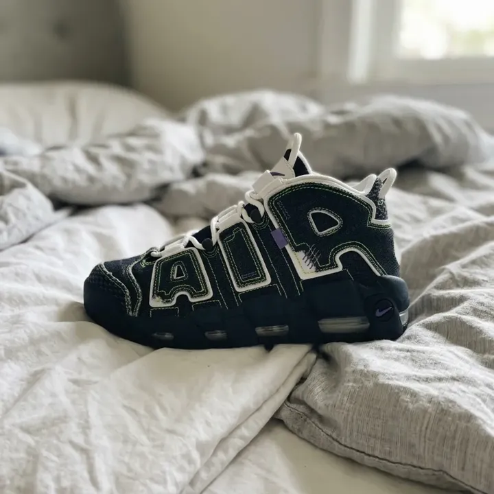 Nike SWDC W Air More Uptempo DX4219-400, vue 3
