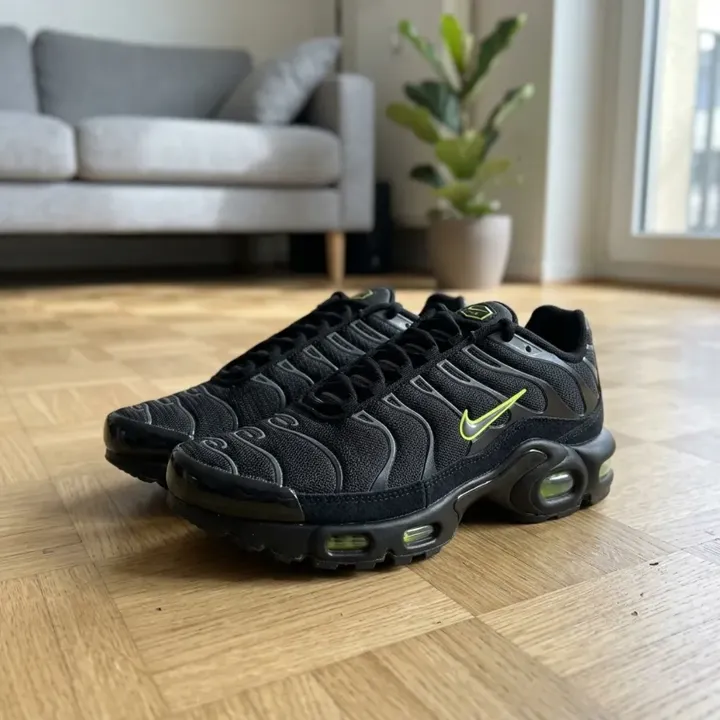 Nike Air Max Plus FQ2381-001, vue 2